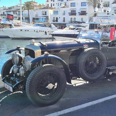 Port Beachside - Marina Bay Апартаменты *