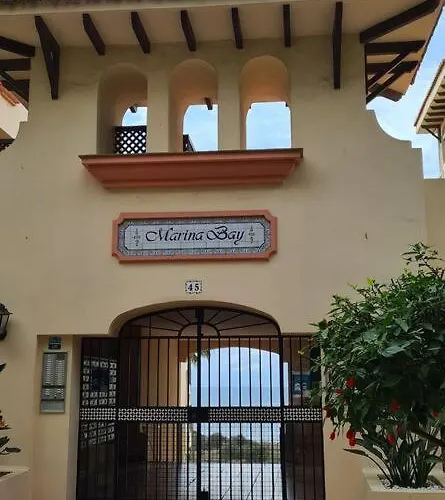 Port Beachside - Marina Bay *